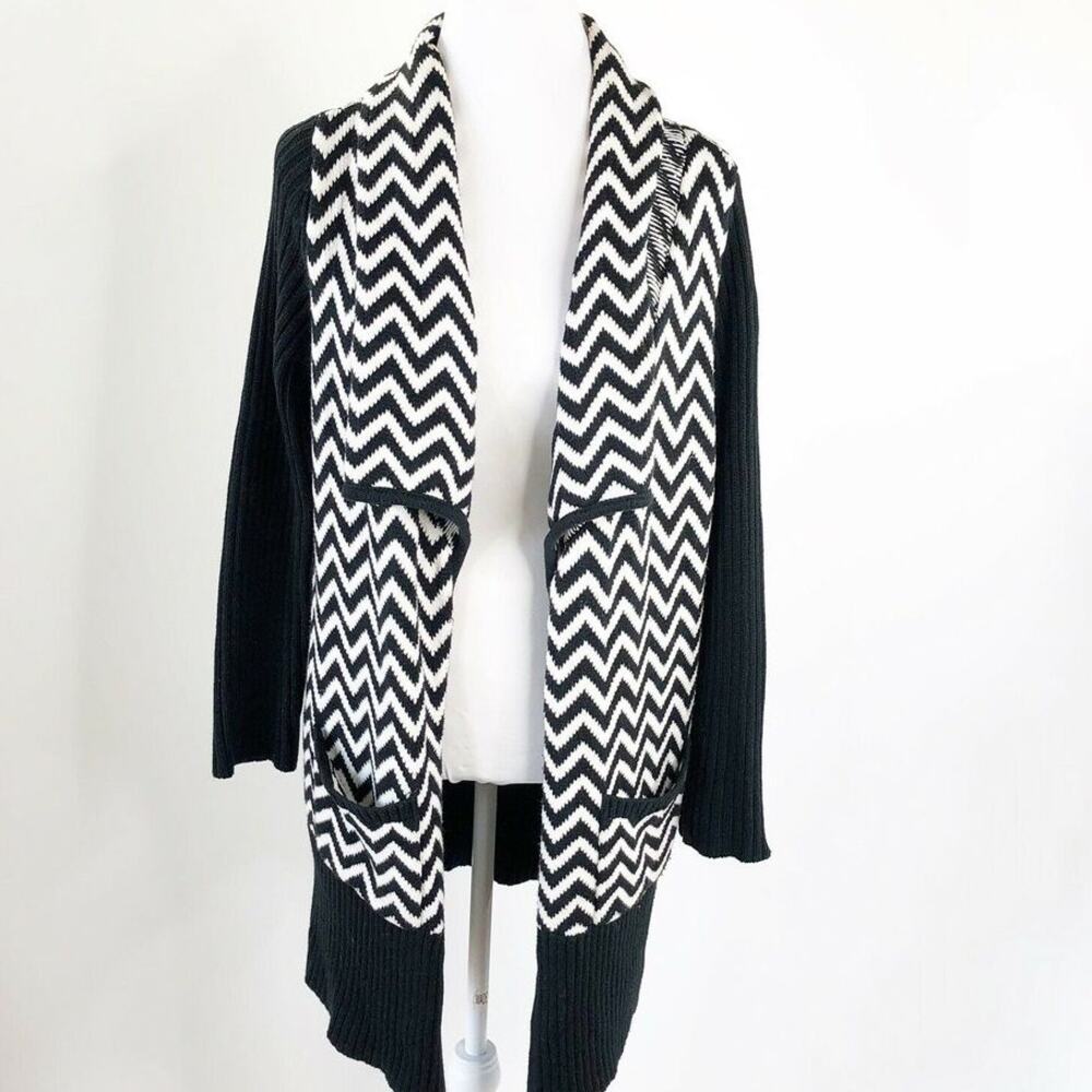 Chico’s Black White Cardigan Med Pockets Open Front Size 1 | 8